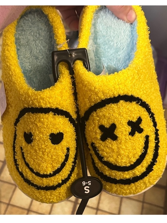 lounge out loud Shoes - Cozy Yellow Smiley Face Womens Slippers